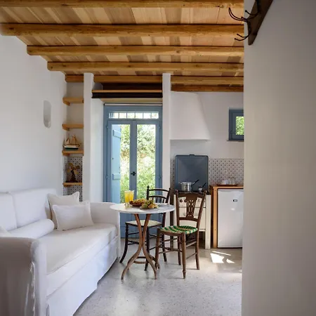 Mezzolovero Apartment Kimolos